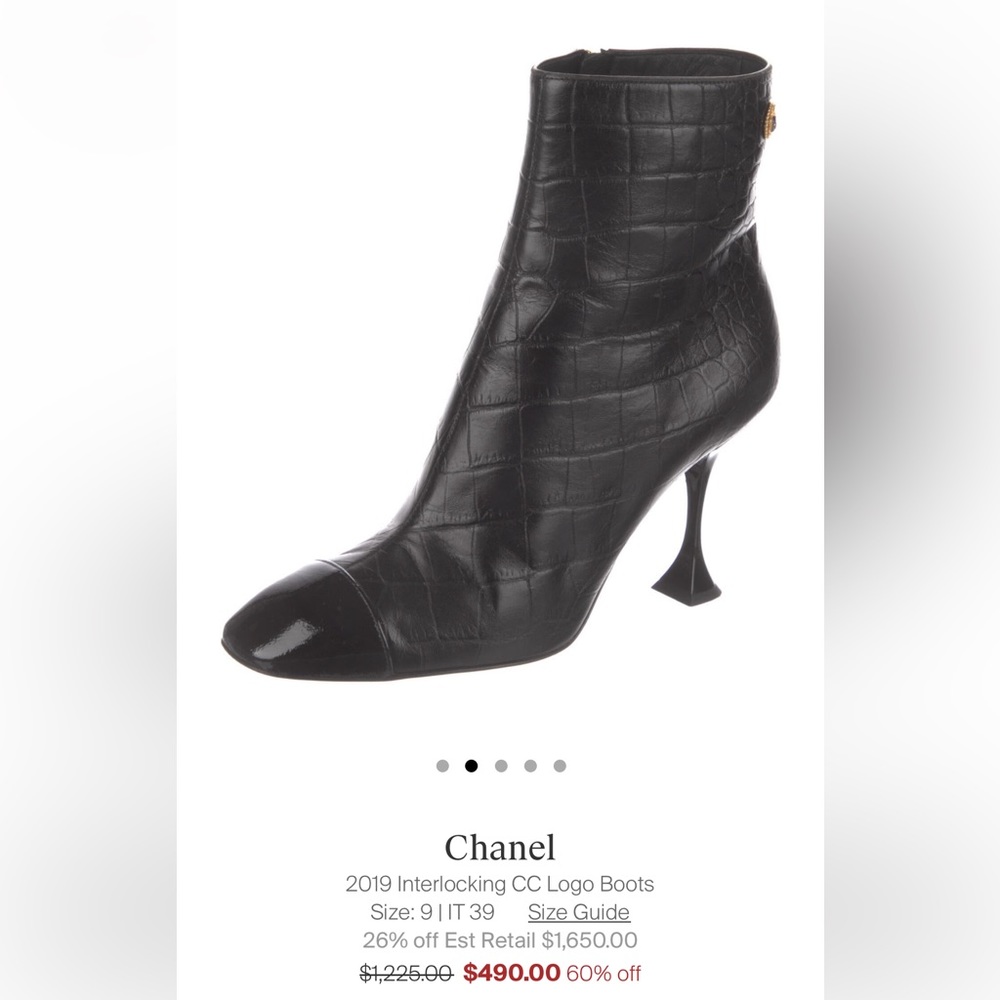 Chanel 2019 Interlocking CC Logo Boots in Black Leather with grosgrain cap toe - Picture 11 of 16